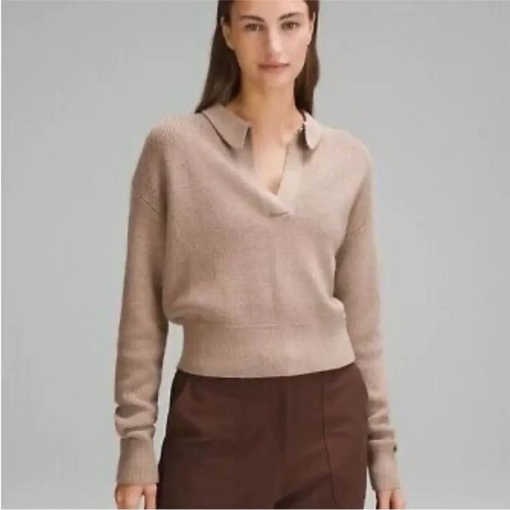 Caara Chic V-Neck Sweater in Soft Beige, S